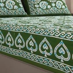 Varde Green & Blue Ethnic Motifs Cotton 210 TC King Bedsheet With 2 Pillow Covers image 4