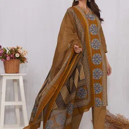SARAI CREATIONS Women Ethnic Motifs Printed Pure Cotton Kurta with Trouser & Dupatta image 3