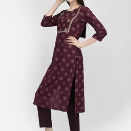 Span Ethnic Motifs Printed Gotta Patti Cotton Silk Straight Kurta image 4