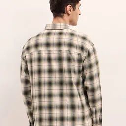 THE BEAR HOUSE Men Relaxed Fit Spread Collar Checked Cotton Casual Shirt image 5