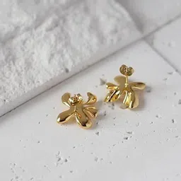DIVASTRI Leaf Shaped Studs Earrings-picture-31