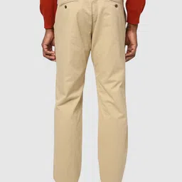 GAP Men Regular Fit Mid-Rise Flat-Front Cotton Chinos Trousers image 3