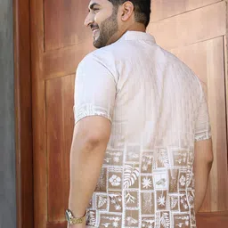 Instafab Plus Men Comfort Opaque Printed Casual Shirt image 3