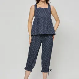 Autumn Hues Printed Square Neck Sleeveless Top With Capris-picture-19