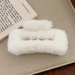 Glitzzy Women Set of 2 Fur Claw Clip image 3