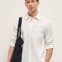 THE BEAR HOUSE Men Relaxed Fit Solid Spread Collar Casual Shirt-picture-35