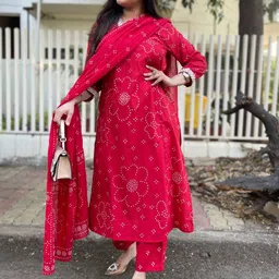 DIVASTRI Women Bandhani Printed Kurta with Trousers & Dupatta-image-50