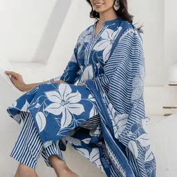Kohsh Women Floral Printed Cotton Kurta with Trousers & Dupatta image 2