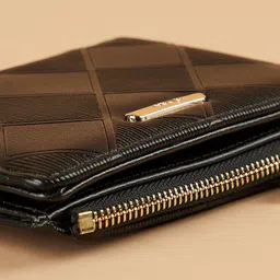 Ginger by Lifestyle Women Checked PU Two Fold Wallet image 5