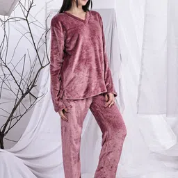 ETC Fleece V-Neck Top & Pyjama image 5