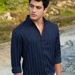 Campus Sutra Men Comfort Fit Spread Collar Vertical Striped Casual Shirt-image-62