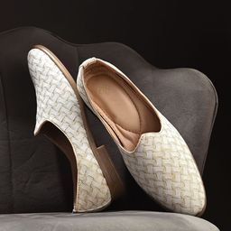 House of Pataudi Men Ethnic Embroidered Slip On Mojaris Shoes-picture-20