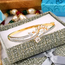 SHILLYN Women Brass Cubic Zirconia Gold-Plated Bangle-Style Bracelet image 3