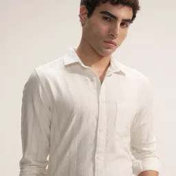 HIGHLANDER Slim Fit Textured Cutaway Collar Cotton Casual Shirt-image-67