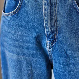 BIANCO LUCCI Women Regular Fit Mid-Rise Light Fade Jeans image 5