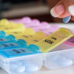 white popcorn (21 Days or 3 Weeks) Pill Box image 3