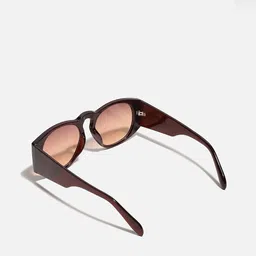 HAUTE SAUCE by Campus Sutra Women Brown Lens & Red Oversized Sunglasses with Polarised Lens image 5