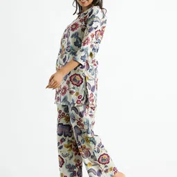 TOOCHKI Floral Printed Top With Pyjamas image 5