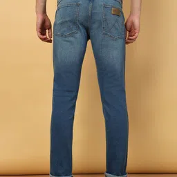 Wrangler Men Blue Skanders Slim Fit Low-Rise Light Fade Stretchable Jeans image 4