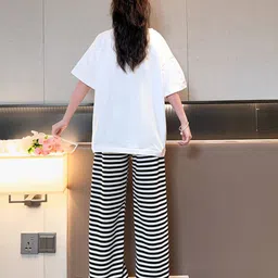StyleCast Girls White Printed Pure Cotton T-shirt with Pyjamas image 3