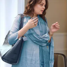 gosriki Women Cotton Rayon Kurta Pant Dupatta Set image 3