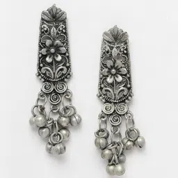 Moedbuille Silver-Plated Ghungroo-Studded Jewellery Set image 3