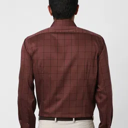 Van Heusen Men Spread Collar Checked Cotton Slim Fit Formal Shirt image 2