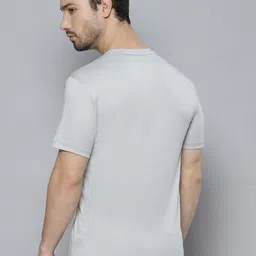 Alcis Men Grey Solid T-shirt image 2