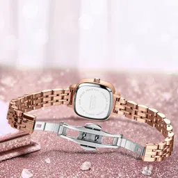 alix New eye attractive look with diamond studded green square dial waterproof Analog Watch - For Women 2535 green dial image 2