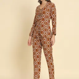 MADHURAM Printed Sweetheart Neck Crop Top & Printed Blazer With Trouser image 5