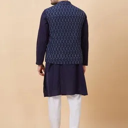 Globus Men Navy Blue Mandarin Collar Pure Cotton Kurta with Printed Nehru Jacket image 4