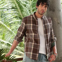 campus sutra Men Regular Fit Checkered Spread Collar Casual Shirt image 2