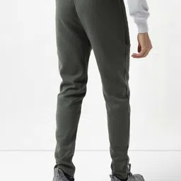 Wildcraft Men Mid-Rise Anti Odour Cotton Track Pant image 4