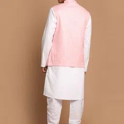 VASTRAMAY Men White Pleated Pure Cotton Kurta with Pyjamas image 4