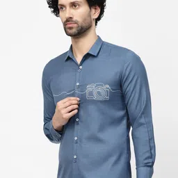 LELA Spread Collar Slim Fit Camera Embroidery Linen Shirt image 4