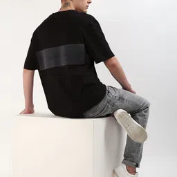 Calvin Klein Jeans Men Solid Round Neck Cotton Oversized T-Shirt image 4