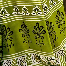 KALINI Floral Printed Saree image 2