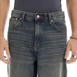 asos design Mid-Wash Vintage Tint Baggy Fit Jeans image 4