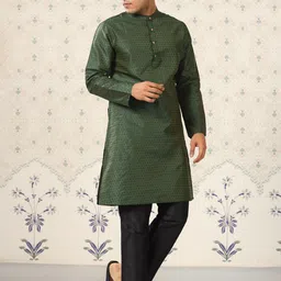 Ode by House of Pataudi  Geometric Woven Design Mandarin Collar Regular Kurta With Pyjamas image 4