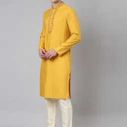 TheEthnic.Co Striped Thread Work Pure Cotton Kurta With Pyjamas image 4