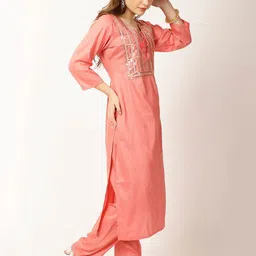 Rue Collection Floral Yoke Design Regular Sequinned Kurta with Trousers image 4