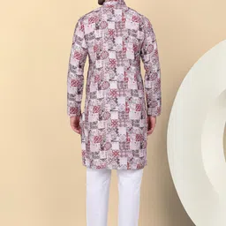 KRAFT INDIA Men Printed Keyhole Neck Flared Sleeves Kurta image 4