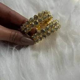 CHRONEX 2-Pcs Stone-Studded Hair Clip For Bun image 2