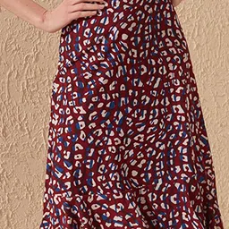 Trendyol Women Red & White Abstract Printed A-Line Midi Skirt image 4