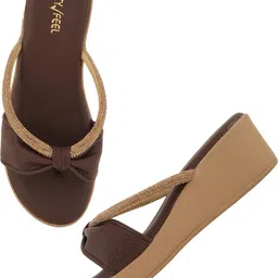 luxyfeel Women Flats Sandal image 1