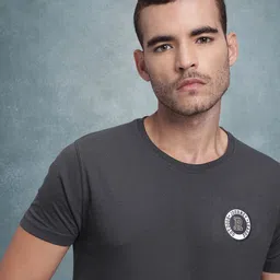 The Roadster Lifestyle Co. Men Solid T-shirt image 1