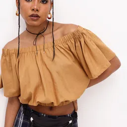 DressBerry Auburn Off-Shoulder Gathered Crop Top-image-32
