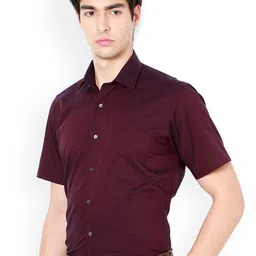 Van Heusen Men Burgundy Regular Fit Solid Formal Shirt image 2