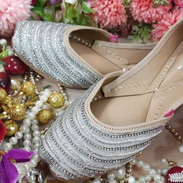 Fulkari Women Embellished Ethnic Mojaris Flats image 2