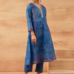Ishin Floral Printed V-Neck A-Line Kurta With Trouser image 5
